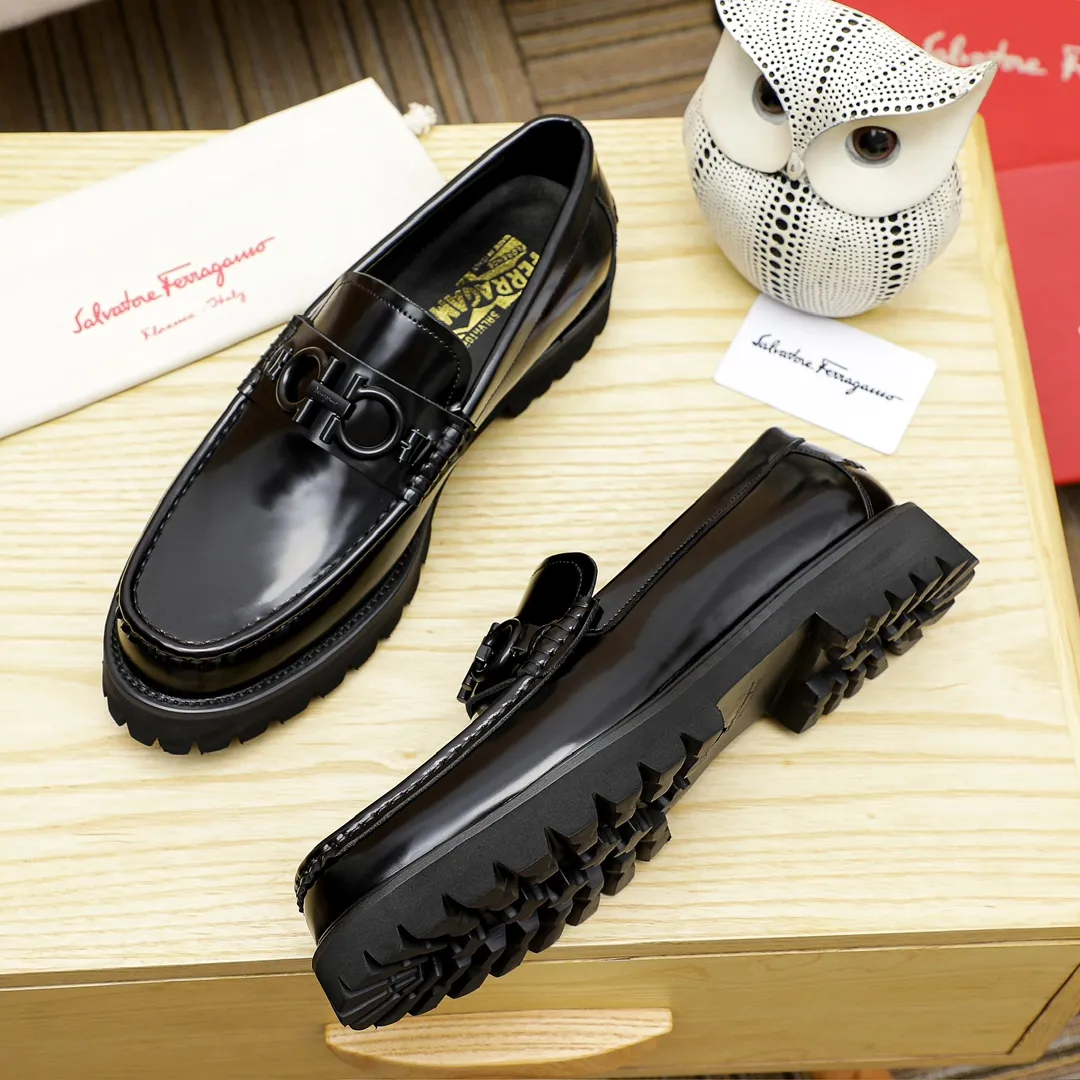 Factory price 440 🔥Ferragamo's new men's casual slip-on shoes🇨🇳Official website original 1:1 mold opening, original quality💯Fine workmanship, high-end luxury☘The upper is made of imported Italian first-layer cowhide🌴🐂Leather lining🍓Rubber wear-resistant and non-slip outsole, breathable and comfortable to wear🍍The first choice for high-taste men🍉2 colors available! Code number 39-44 (38.45. Can be customized)